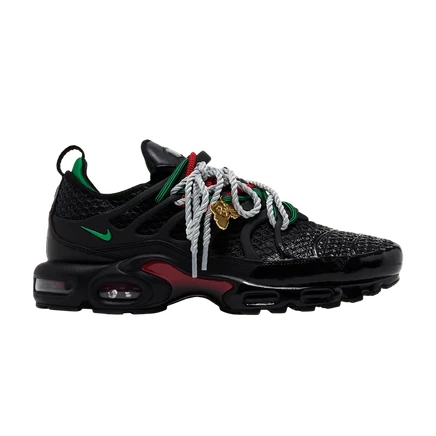 Кроссовки Homecoming x Nike Air Max Plus 'Black University Red Court Green' черного цвета