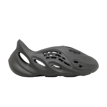 Слипоны Adidas Yeezy Foam Runner Carbon, серые