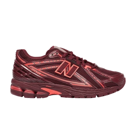 Женские кроссовки New Balance 1906R, красные