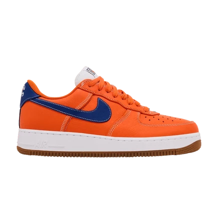 Кроссовки Nike Air Force 1 Low Retro PRM 'Knicks' оранжевого цвета