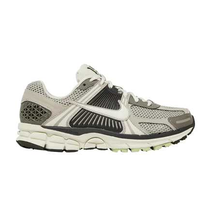 Кроссовки Nike Wmns Air Zoom Vomero 5 'Cobblestone' серого цвета