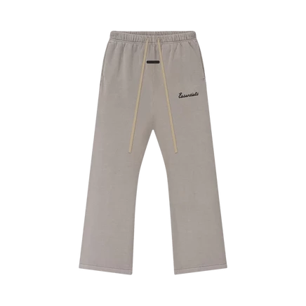 Спортивные брюки-клеш Fear of God Essentials классического кроя 