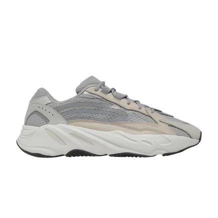 Кроссовки Adidas Yeezy Boost 700 V2 Cream, кремовые