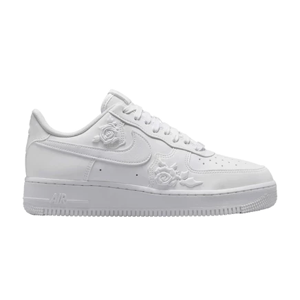 Женские кроссовки Nike Air Force 1 07 White Roses, белые