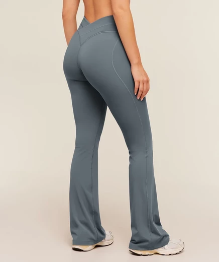 Женские расклешенные леггинсы Gymshark Crossover Back, стально‑синие