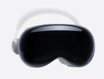 Пространственный компьютер Apple Vision Pro M5