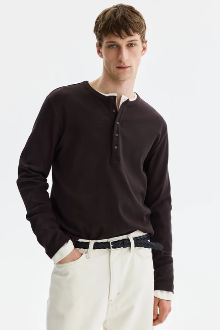 Мужская футболка-хенли H&M в рубчик, темно-коричневая