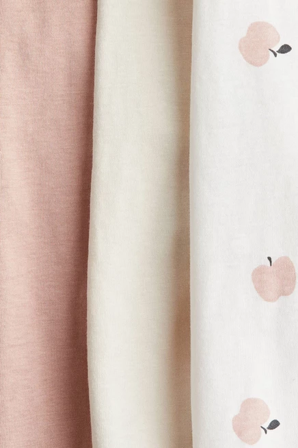 light pink/apples