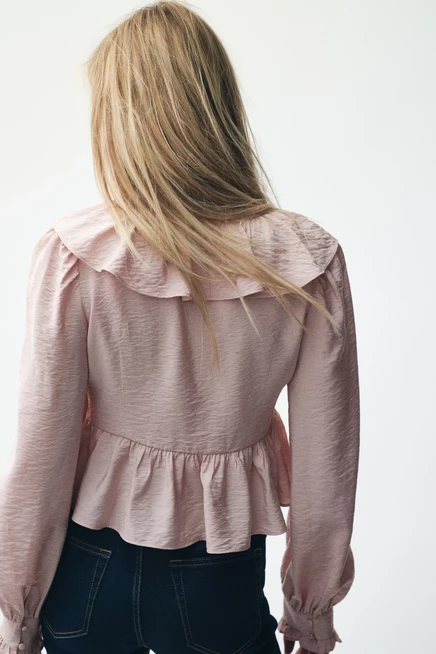 Блузка с оборками powder pink