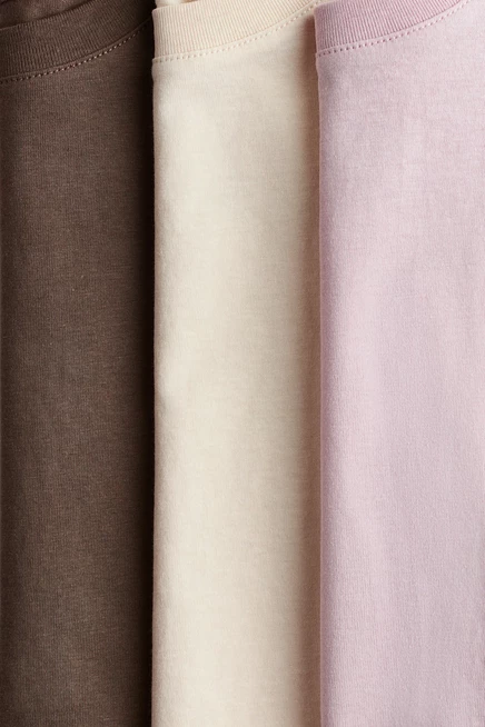 light dusty pink/light beige