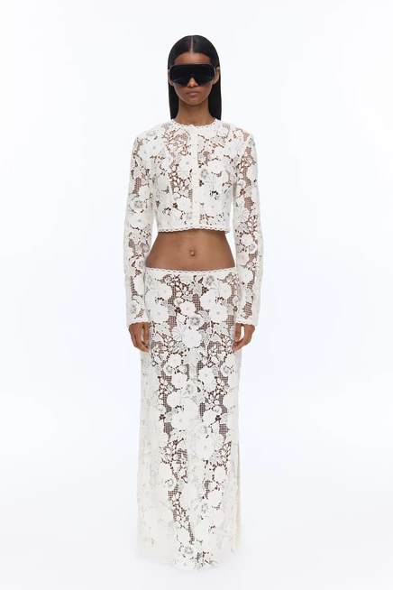 Bow-Front Lace Top cream