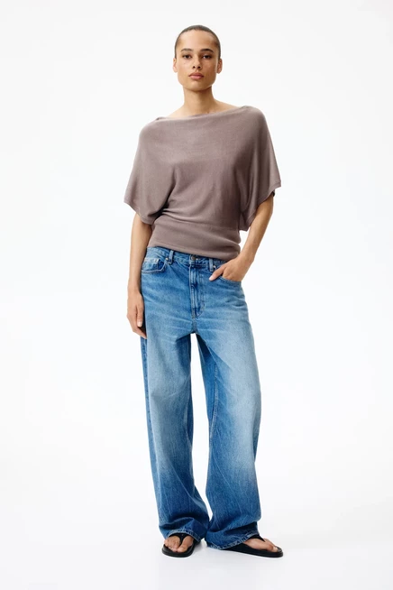 Batwing-Sleeved Fine-Knit Top dusty taupe