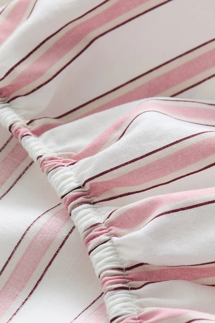 light pink/striped
