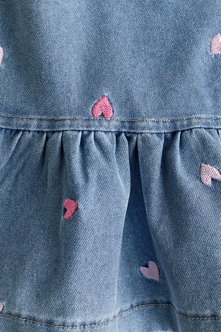 Платье для девочек H&M джинсовое с вышитыми сердечками, светло-голубое