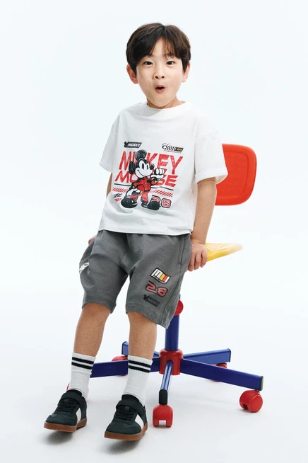 Детские шорты H&M с принтом Mickey Mouse, серые