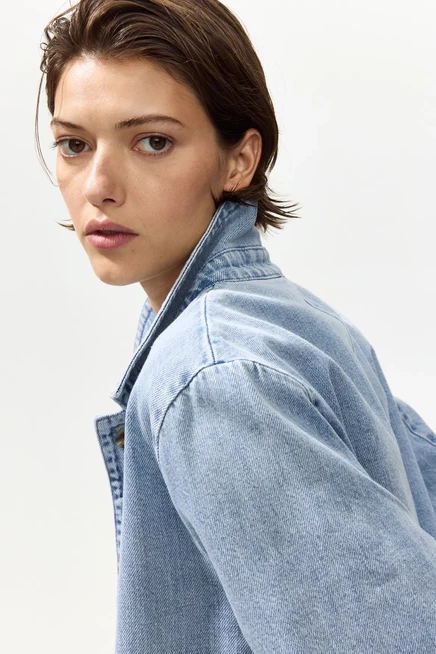 Женская джинсовая куртка H&M, светло-голубая