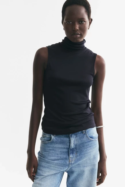 Fine-Knit Sleeveless Turtleneck Top navy blue