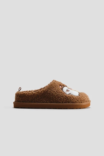 Embroidered-Motif Teddy Fleece Slippers dark beige/capyfun