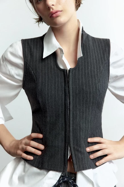 Piqué Keyhole Top dark gray melange/pinstriped