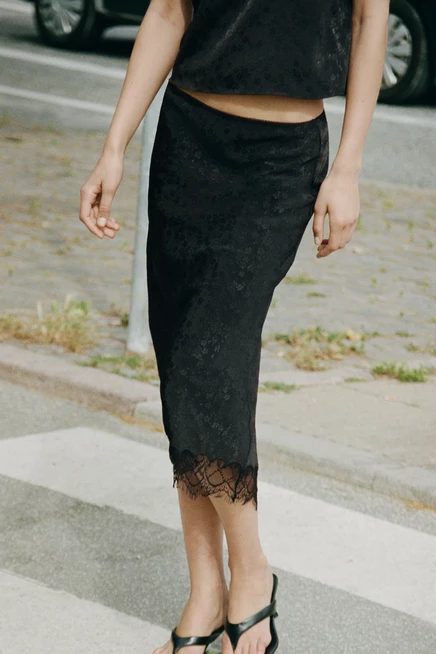 Lace-Trimmed Midi Skirt black