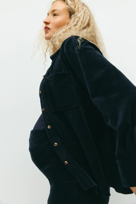 Женские брюки H&M MAMA велюровые клеш, темно-синие