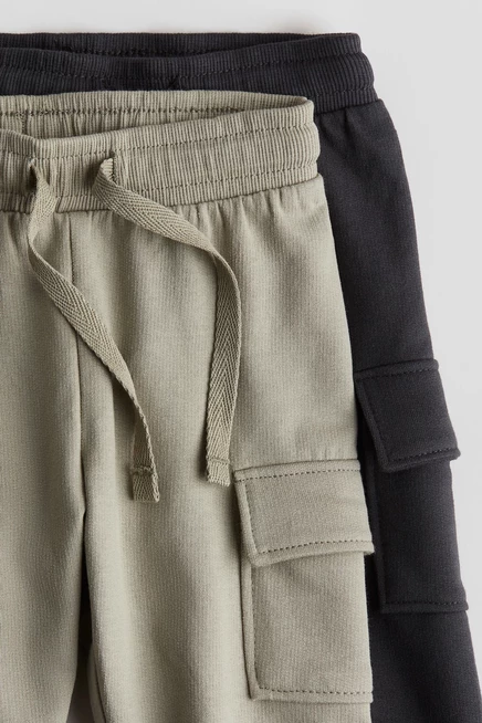 light khaki green/dark grey
