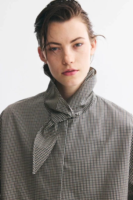 Женская куртка H&M, серо-бежевая в клетку