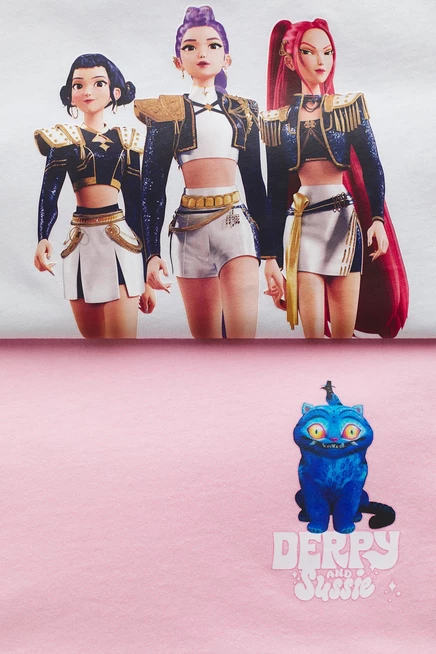 white/kpop demon hunters