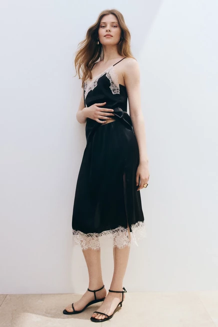 Lace-Trimmed Skirt black