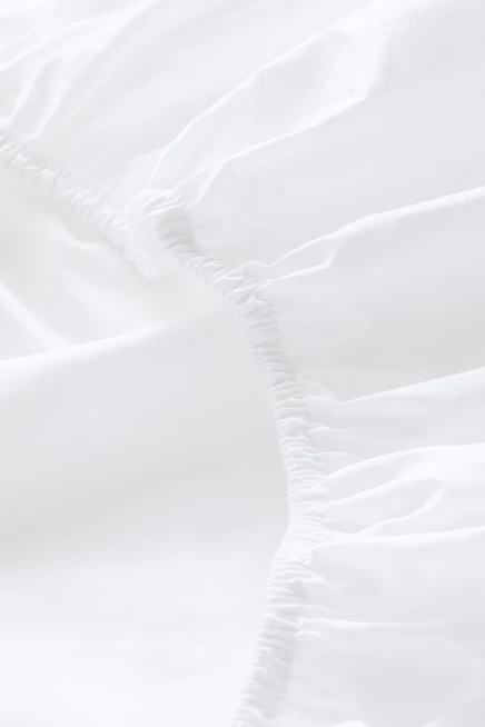 Простыня H&M на резинке из хлопкового перкаля, белая