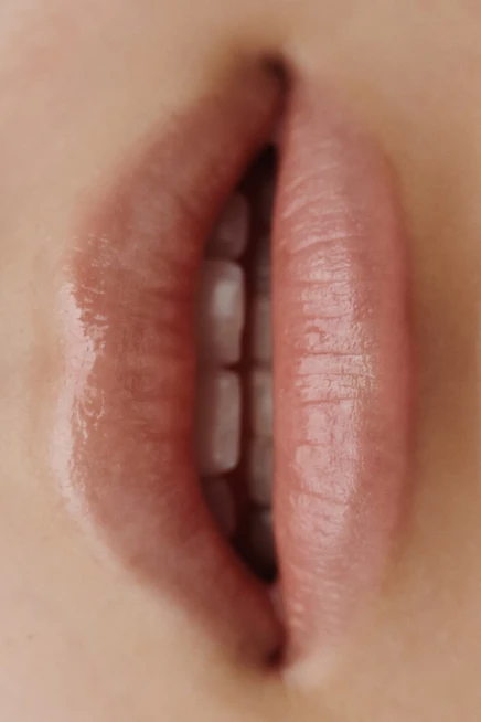 Бальзам для губ H&M Hydra Plump, оттенок Bare Illusion 02, 1,4 г