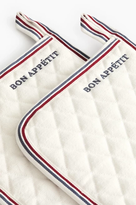 2-Pack Quilted Pot Holders cream/bon appétit
