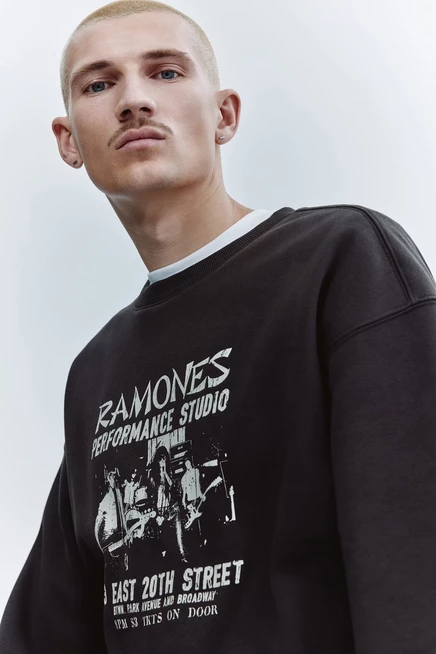 Мужской свитшот H&M с принтом Ramones, темно-коричневый