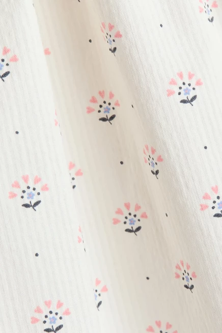 cream/patterned