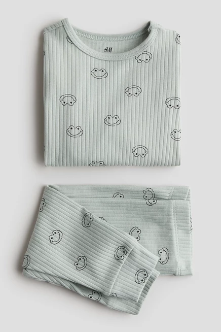 light green/frogs