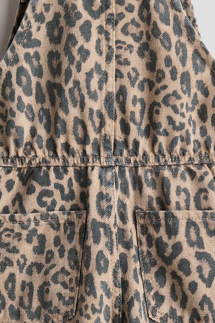 Patterned denim dungarees light beige/leopard print