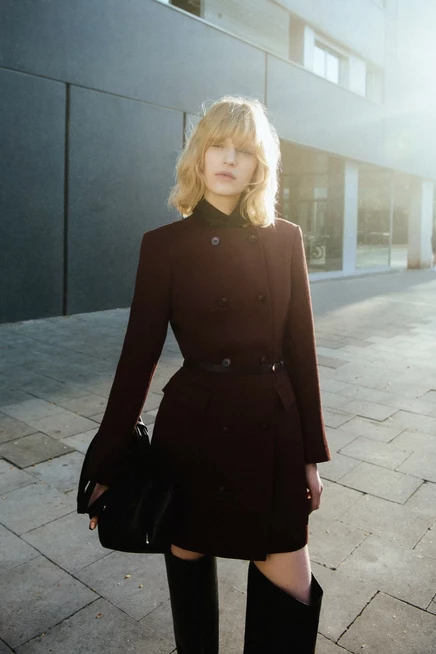 Женское платье-жакет H&M двубортное, ржаво-коричневое