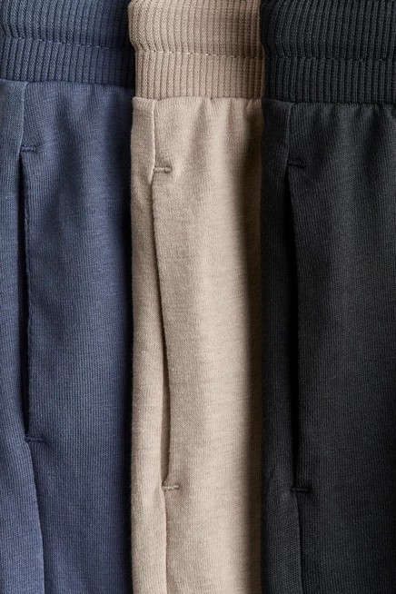 dark gray/beige