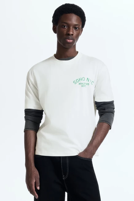 Мужская футболка H&M свободного кроя с принтом, белая