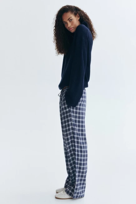 dark blue/plaid