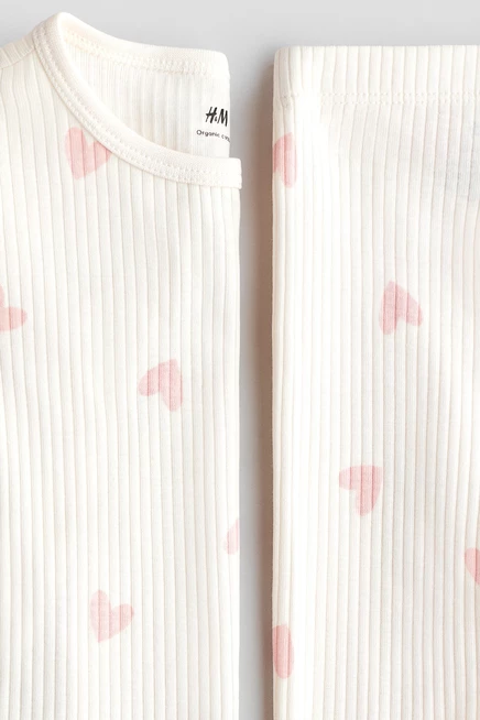 cream/hearts