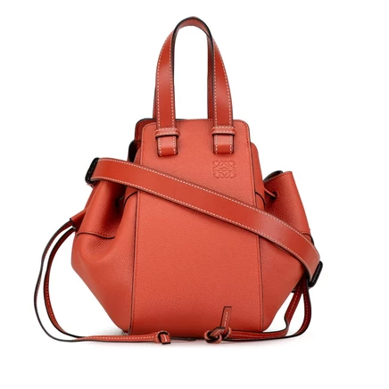 Женская сумка Loewe Small Leather Hammock, кожаная