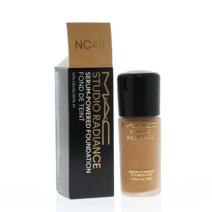 Тональный крем MAC Radiance Serum-Powered 30 мл NC40