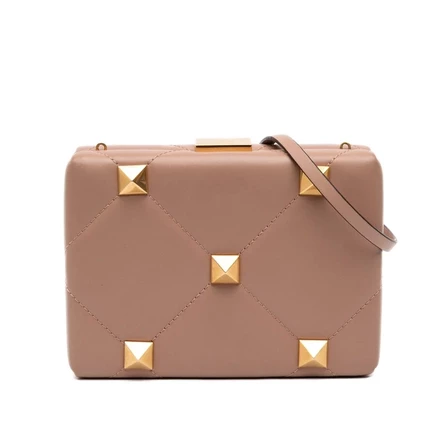 Женский клатч Valentino Garavani Roman Stud на ремне