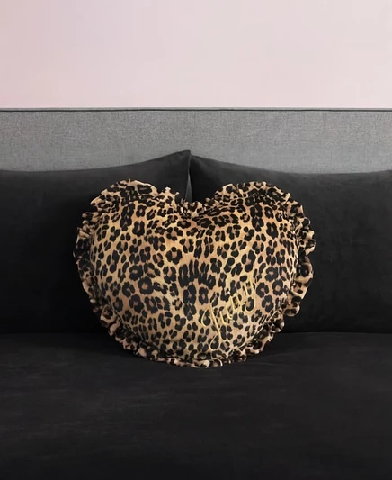 Декоративная подушка в форме Juicy Couture, черная, 14 x 24 дюйма