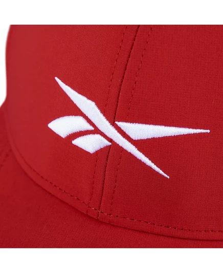 Мужская кепка с вышитым логотипом Reebok vector red