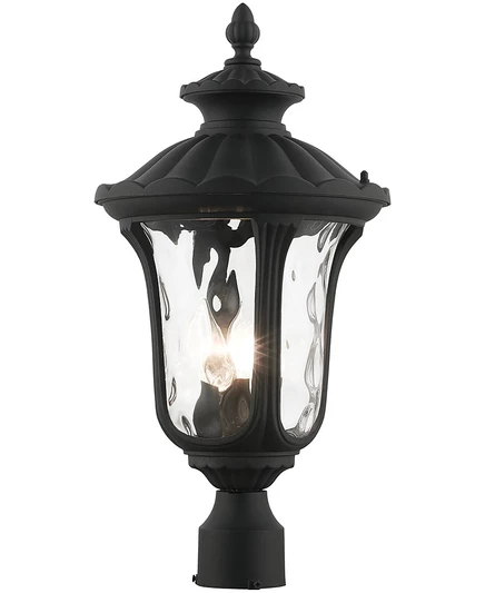 Верхний фонарь Livex Oxford 3 Light на открытом воздухе