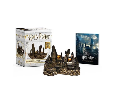 Harry Potter: замок Хогвартс с подсветкой и книга наклеек