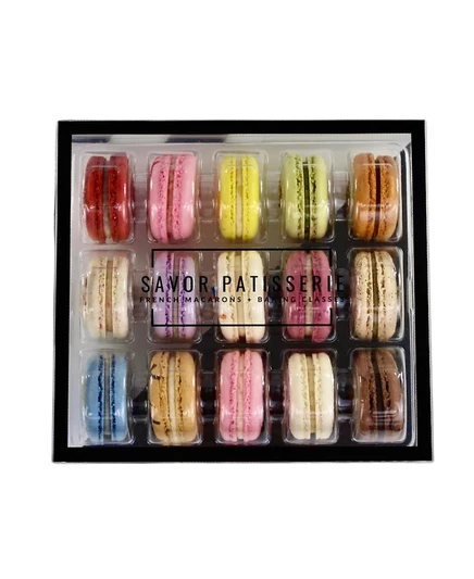 Коробка макарунов Savor Patisserie, 15 шт., белая