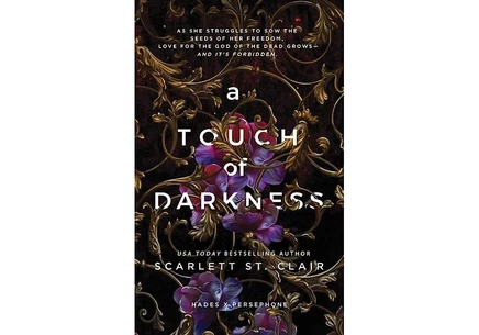 Книга A Touch of Darkness, Scarlett St. Clair, мягкая обложка
